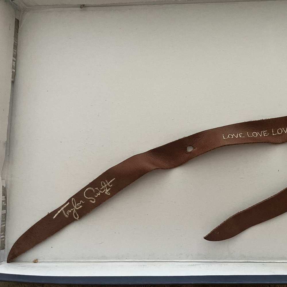 Taylor Swift Official Fearless Brown Leather Bracelet